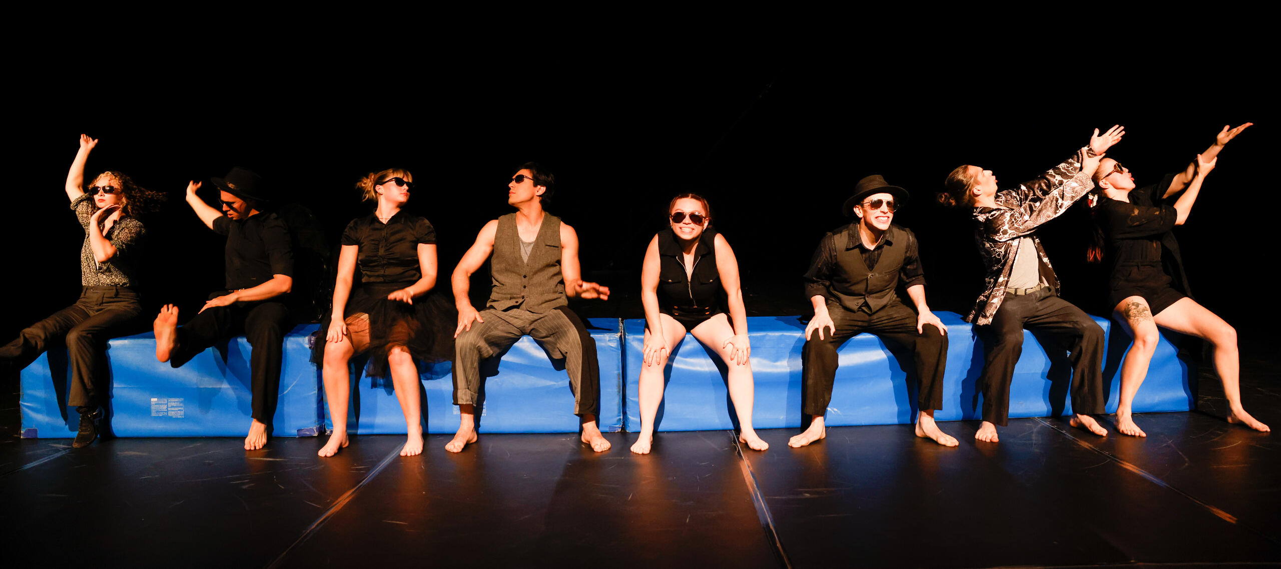 Avant Dimanche (Triptyque) &amp; Avant Novembre (Auch)- École Nationale de Cirque - Director (2023)